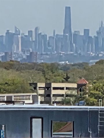 48 Park Street 711X, Montclair, NJ 07042