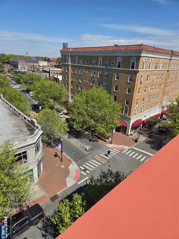 48 Park Street 711X, Montclair, NJ 07042