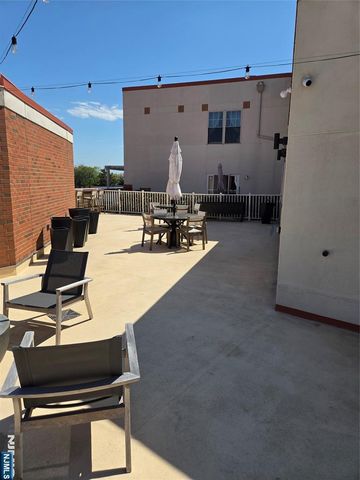 48 Park Street 711X, Montclair, NJ 07042