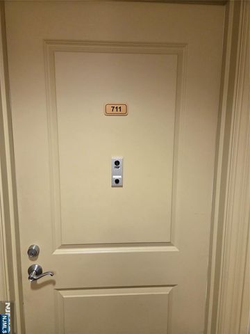 48 Park Street 711X, Montclair, NJ 07042