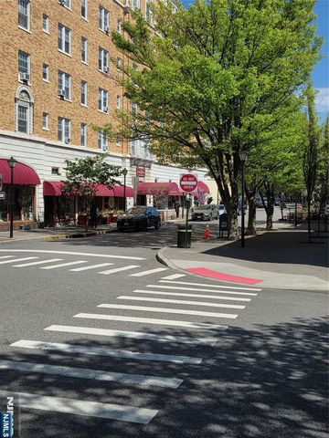 48 Park Street 711X, Montclair, NJ 07042