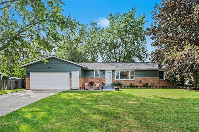 2430 Oak Hollow Drive, Jenison, MI 49428