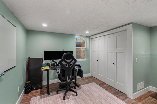 2430 Oak Hollow Drive, Jenison, MI 49428