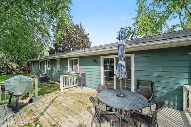 2430 Oak Hollow Drive, Jenison, MI 49428