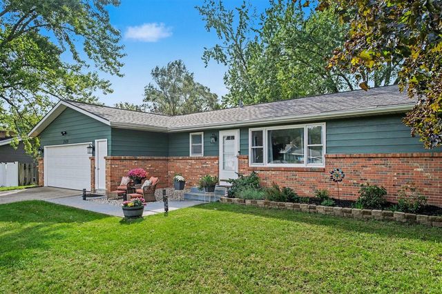 2430 Oak Hollow Drive, Jenison, MI 49428