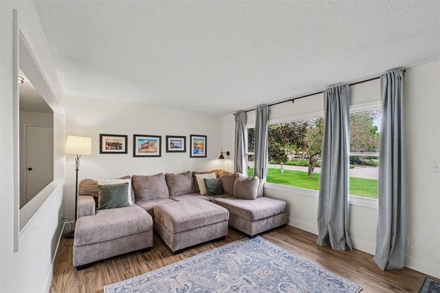 2430 Oak Hollow Drive, Jenison, MI 49428