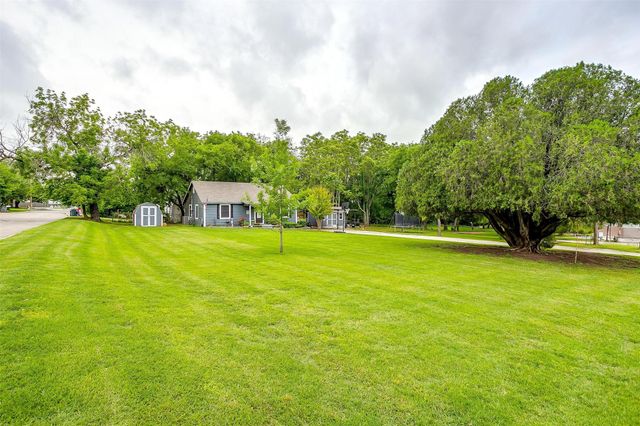 420 E 1st Street, Weatherford, TX 76086