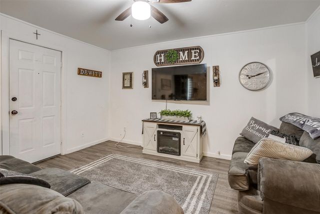 420 E 1st Street, Weatherford, TX 76086
