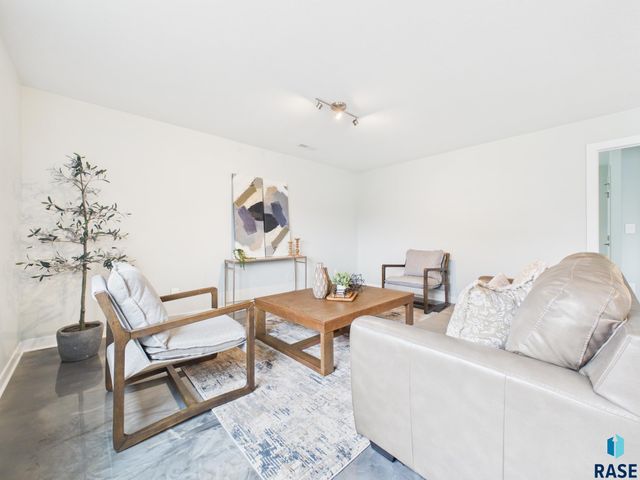 6500 E Steamboat Trl Trail, Sioux Falls, SD 57110