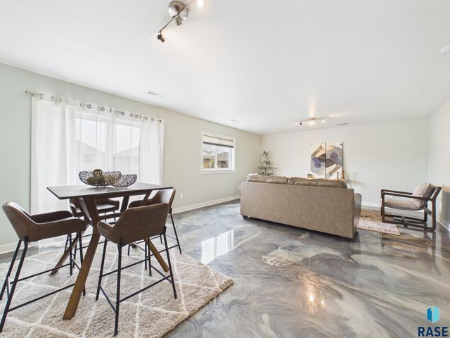 6500 E Steamboat Trl Trail, Sioux Falls, SD 57110