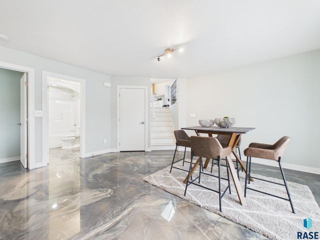 6500 E Steamboat Trl Trail, Sioux Falls, SD 57110
