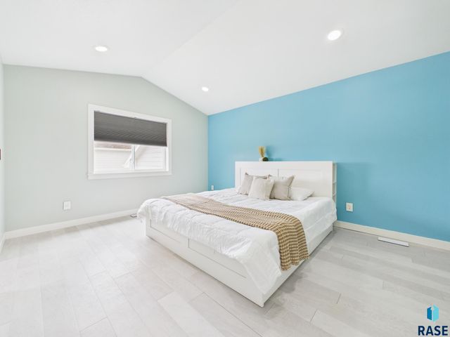 6500 E Steamboat Trl Trail, Sioux Falls, SD 57110