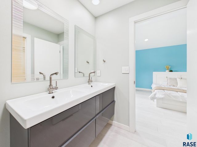 6500 E Steamboat Trl Trail, Sioux Falls, SD 57110