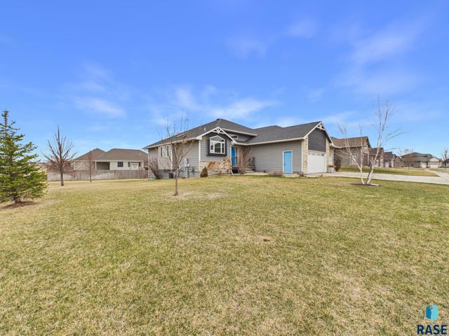 6500 E Steamboat Trl Trail, Sioux Falls, SD 57110