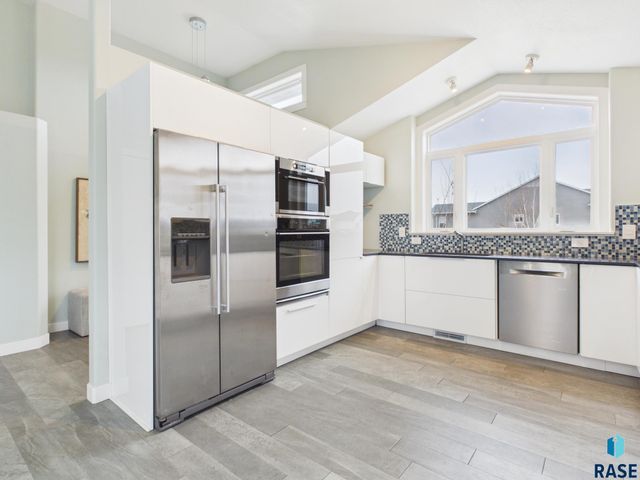 6500 E Steamboat Trl Trail, Sioux Falls, SD 57110