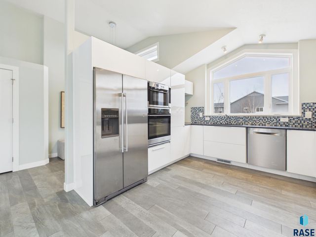 6500 E Steamboat Trl Trail, Sioux Falls, SD 57110