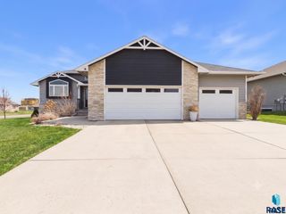 6500 E Steamboat Trl Trail, Sioux Falls, SD 57110