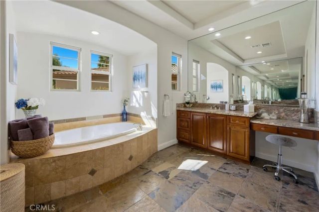 47855 White Fox Court, La Quinta, CA 92253