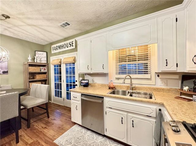 802 Hampton Way, Canton, GA 30115