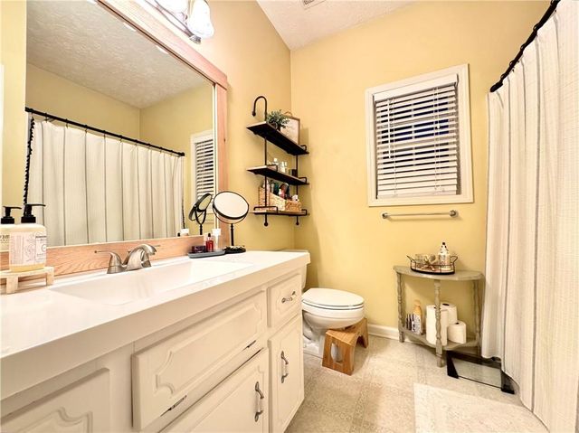 802 Hampton Way, Canton, GA 30115