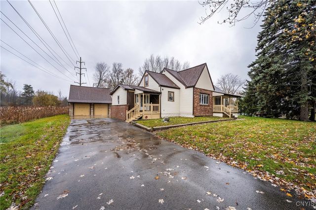 5082 Bay View Road, Hamburg, NY 14075