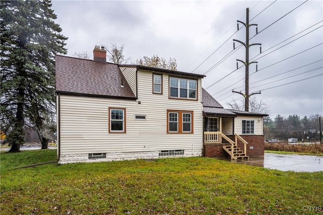 5082 Bay View Road, Hamburg, NY 14075