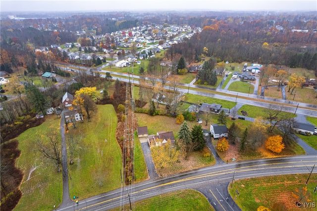 5082 Bay View Road, Hamburg, NY 14075