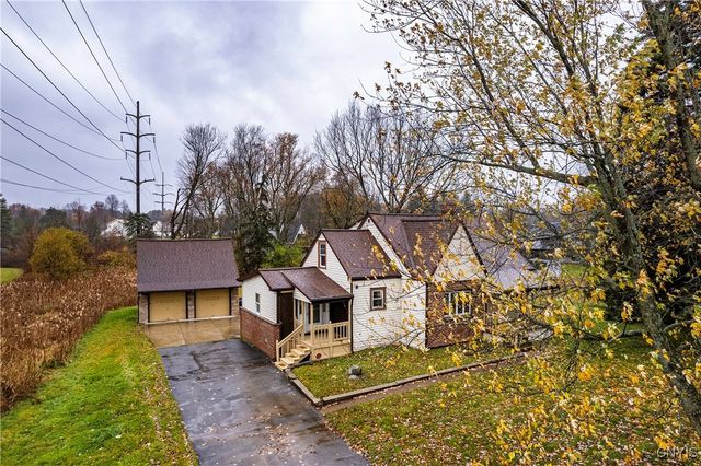 5082 Bay View Road, Hamburg, NY 14075