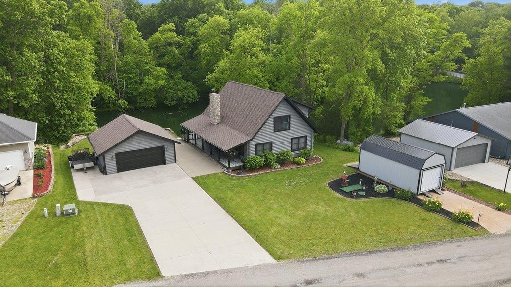 106 Orchard Drive, Denver, IA 50622
