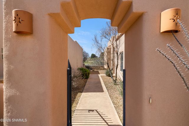 1543 Fairway Village Drive, Las Cruces, NM 88007