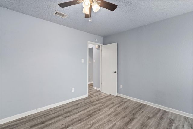 1221 W Hopkins ST 11, San Marcos, TX 78666