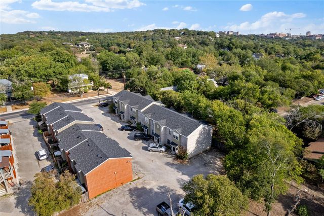 1221 W Hopkins ST 11, San Marcos, TX 78666