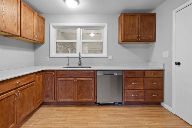 19 Gino Dr, Clarksville, TN 37042