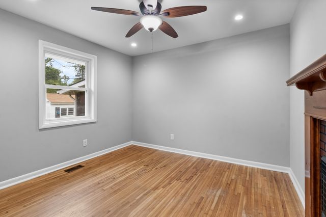 19 Gino Dr, Clarksville, TN 37042