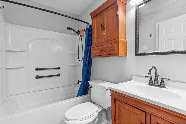 19 Gino Dr, Clarksville, TN 37042