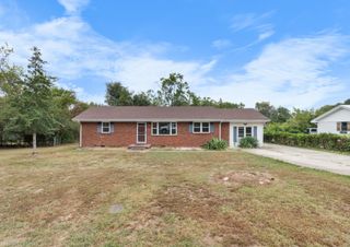 19 Gino Dr, Clarksville, TN 37042