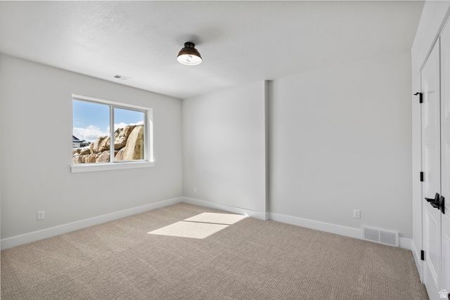 656 E MOUNTAIN RD, North Ogden, UT 84414