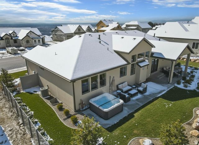 656 E MOUNTAIN RD, North Ogden, UT 84414