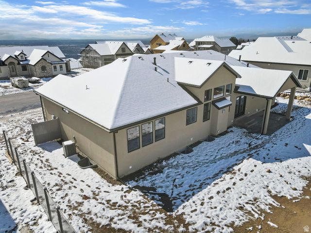 656 E MOUNTAIN RD, North Ogden, UT 84414