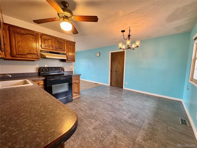 1805 Couch Place, Colorado Springs, CO 80911