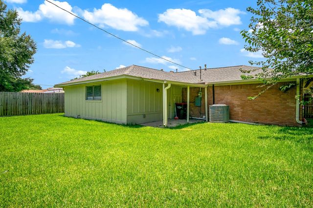 5404 Lorraine Drive, Baytown, TX 77521