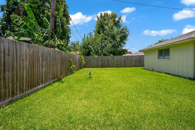 5404 Lorraine Drive, Baytown, TX 77521