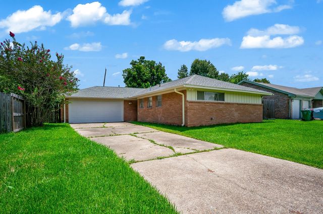 5404 Lorraine Drive, Baytown, TX 77521