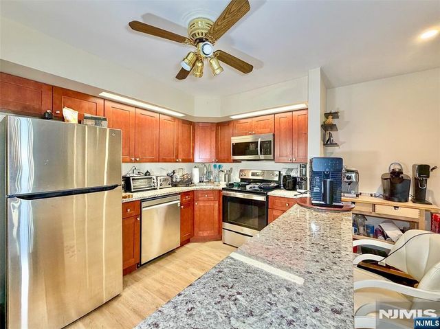 403 River Renaissance A03, East Rutherford, NJ 07073