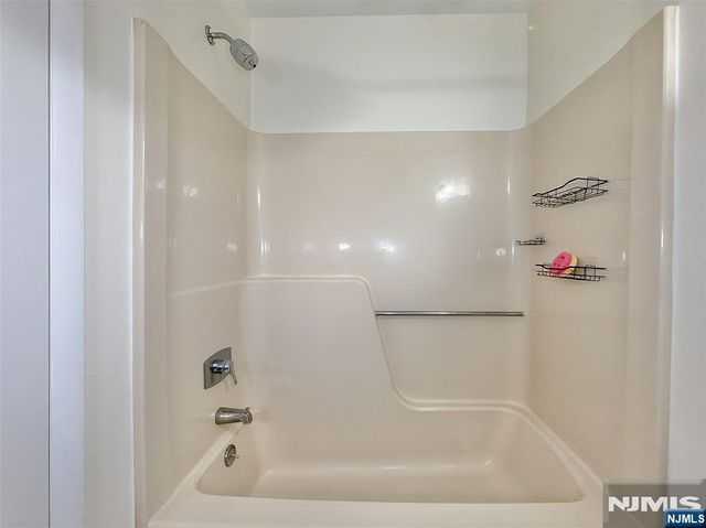 403 River Renaissance A03, East Rutherford, NJ 07073