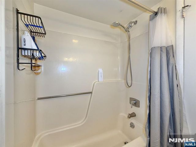 403 River Renaissance A03, East Rutherford, NJ 07073