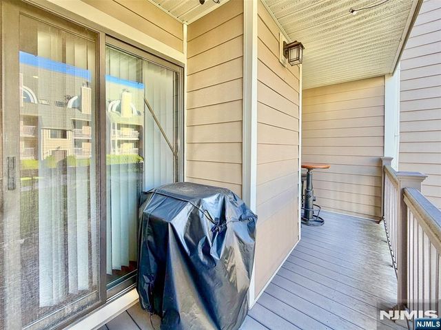 403 River Renaissance A03, East Rutherford, NJ 07073