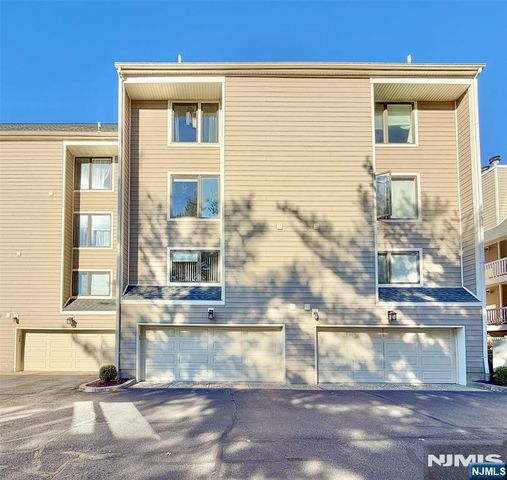 403 River Renaissance A03, East Rutherford, NJ 07073