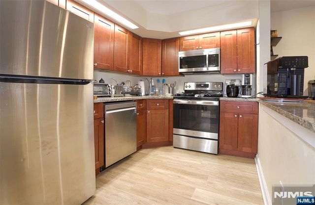 403 River Renaissance A03, East Rutherford, NJ 07073