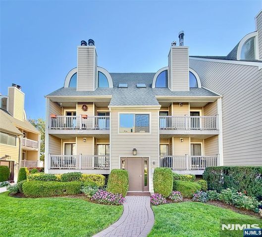 403 River Renaissance A03, East Rutherford, NJ 07073